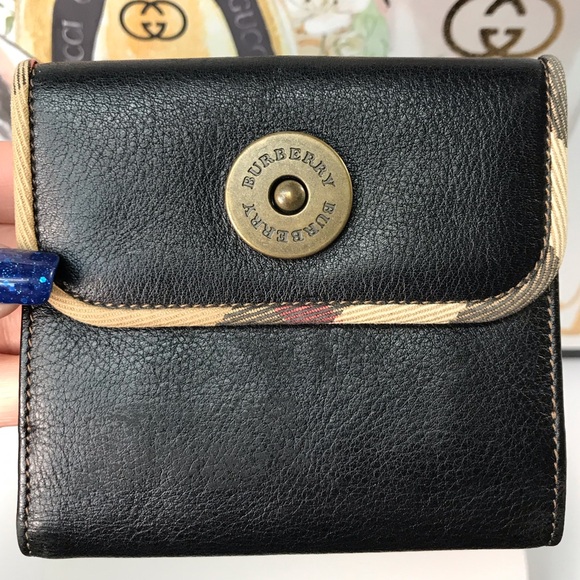 BURBERRY Signature Nova Check Trim Bifold Wallet ๐๐ฅ - Picture 8 of 17